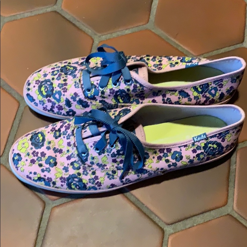 Women’s size 10.0 keds